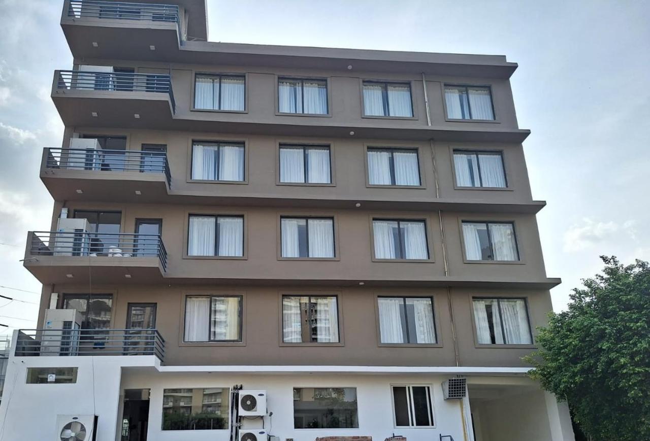 Hotel Rr Galaxy Gurgaon Exterior foto