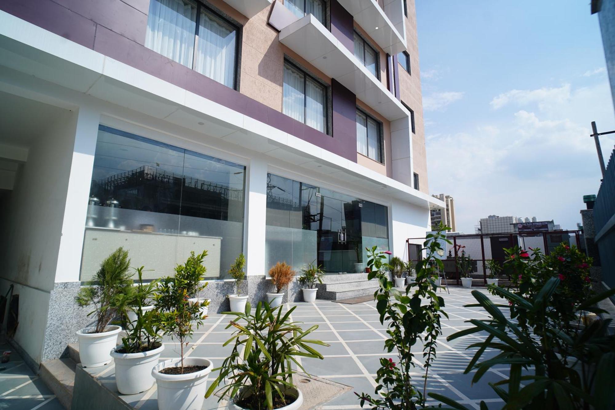 Hotel Rr Galaxy Gurgaon Exterior foto